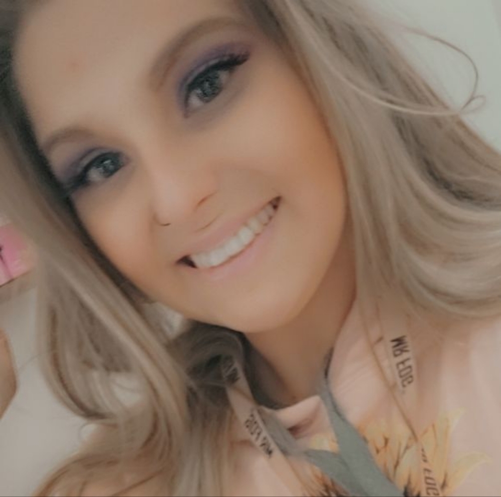 Meet your Posher, Alexis